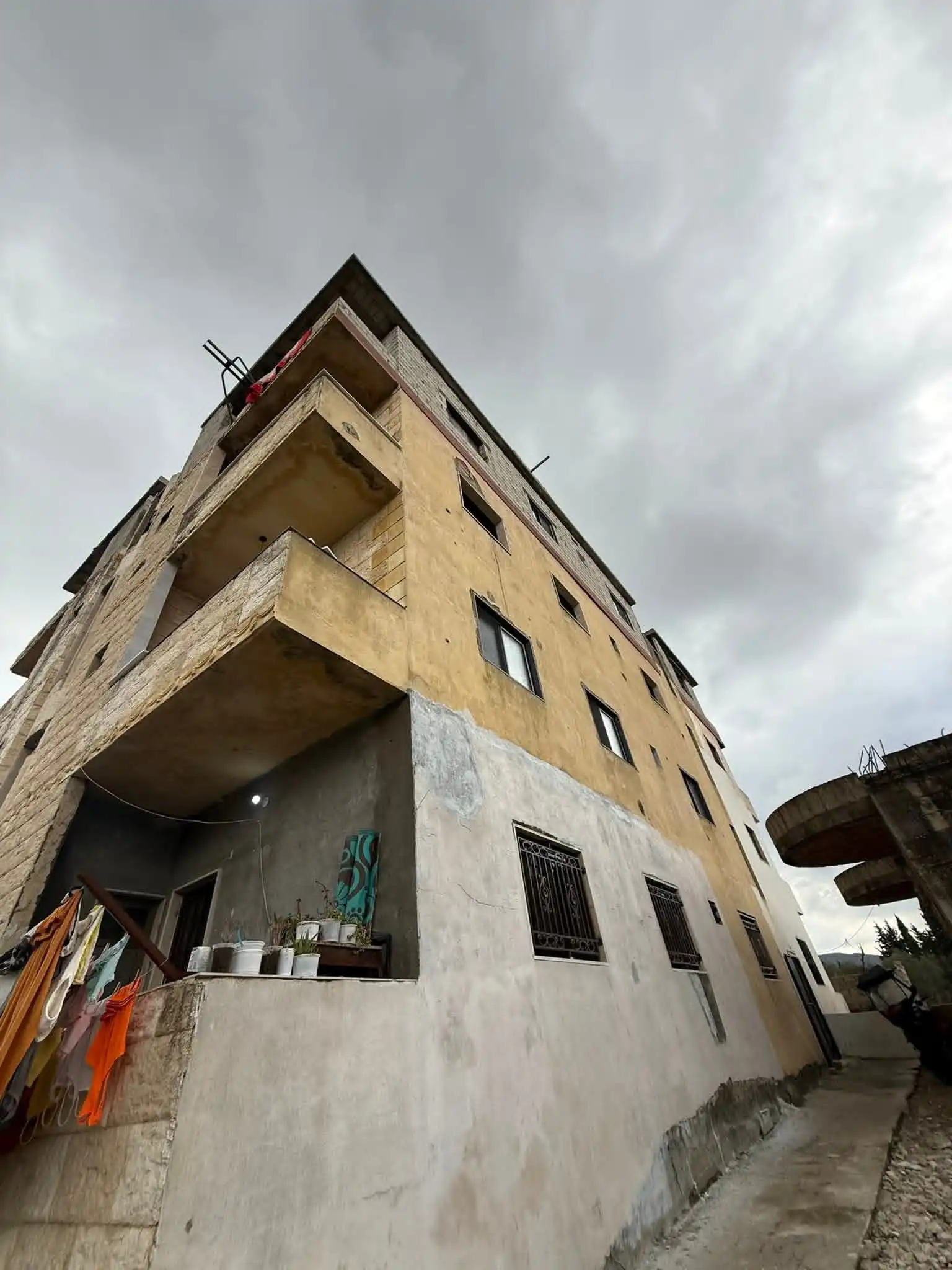 syria house property sale apartment needs renovation homs sf ol image