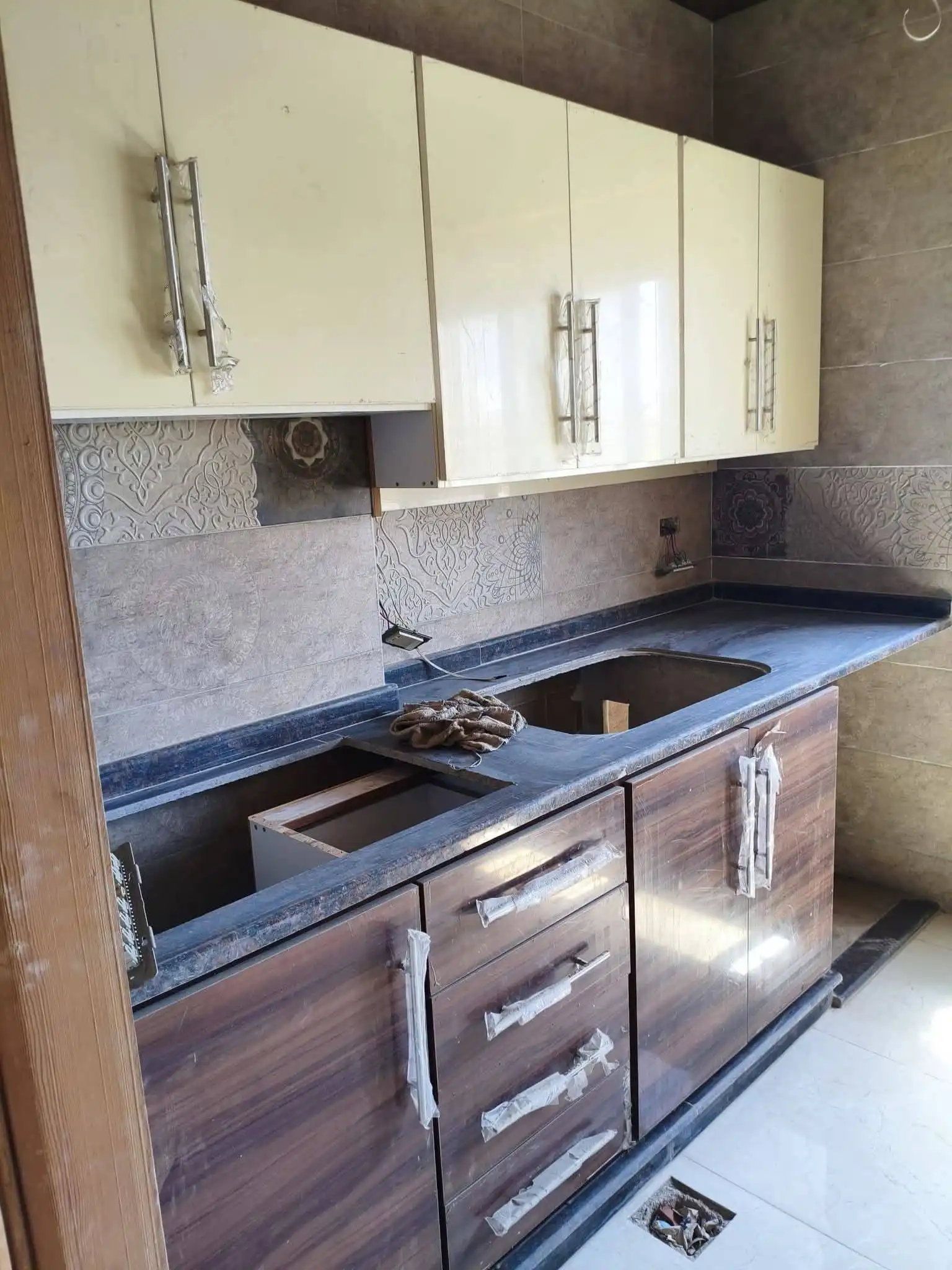 syria house property sale apartment under construction lattakia vx gu image